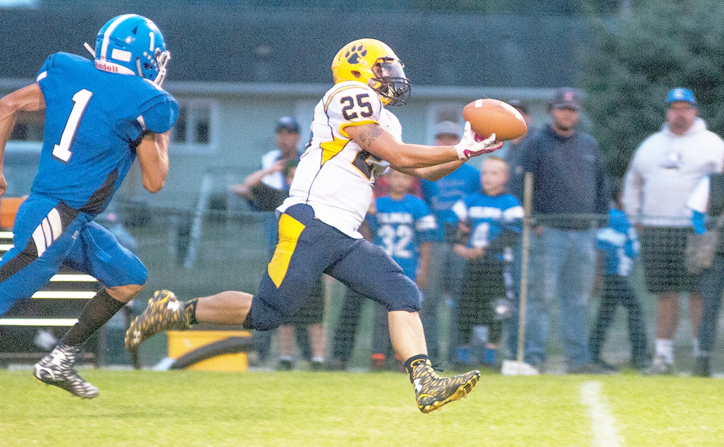 AHS finds the golden Touch against Elma, 48-20