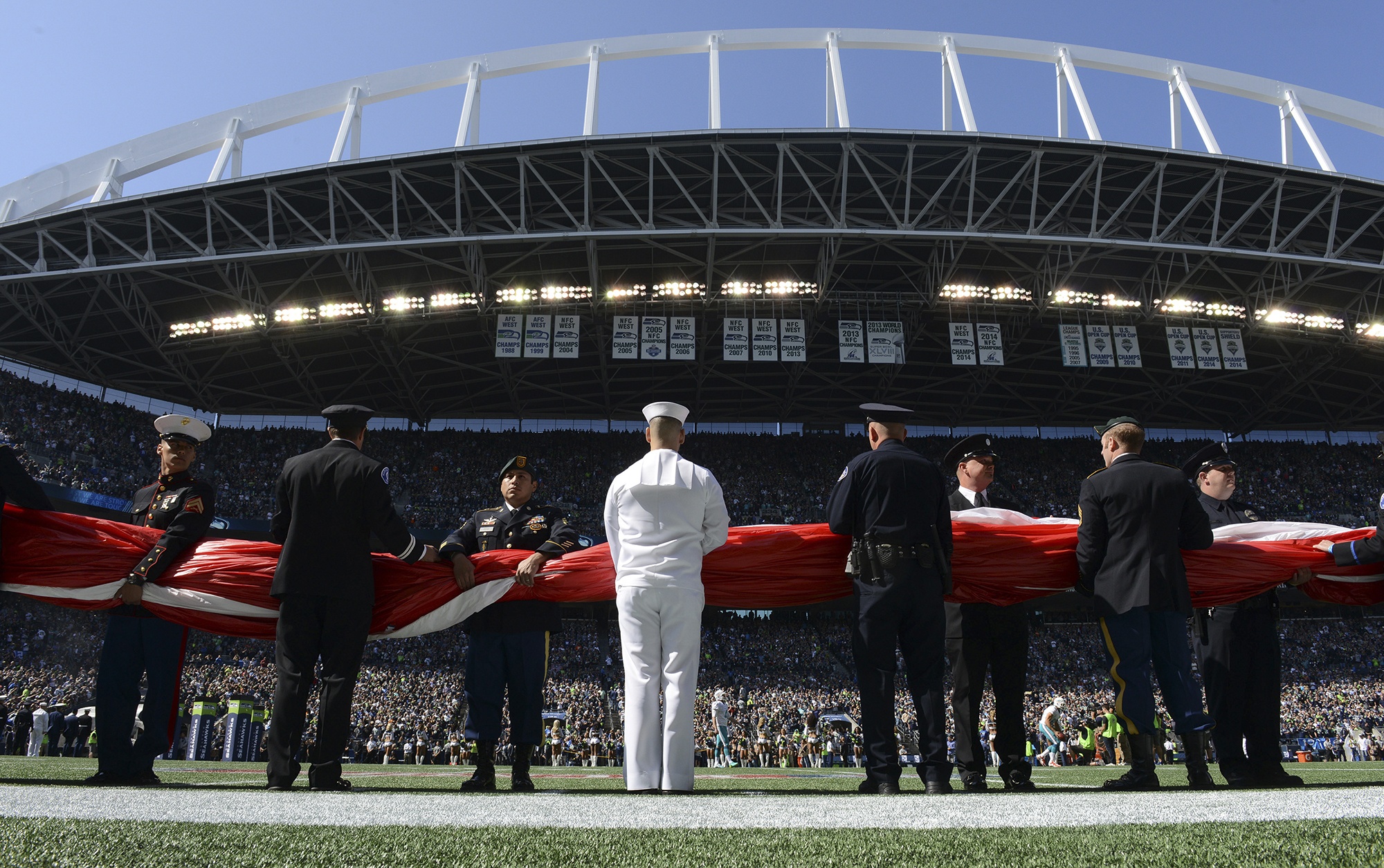 And Now: Seahawks honor the past on season-opening Sunday