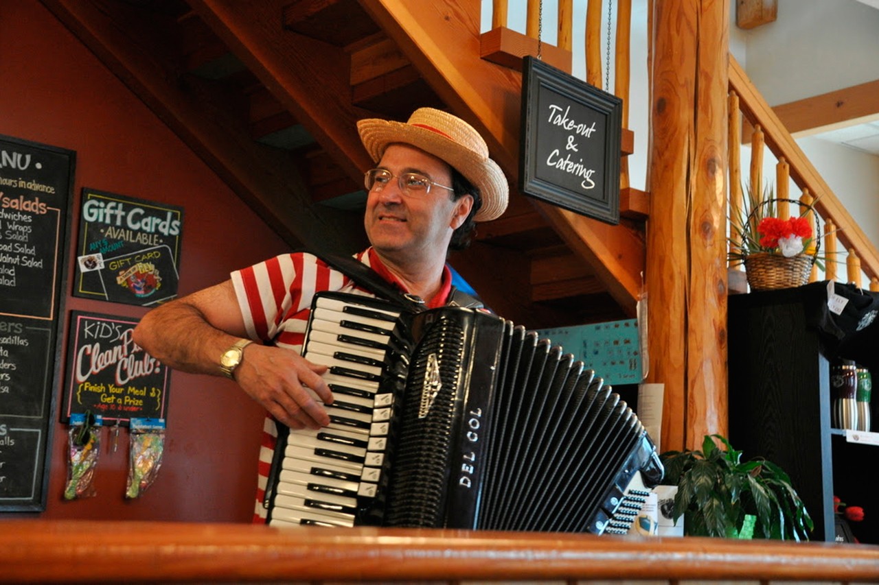 Renowned accordionist to perform at Aberdeen library