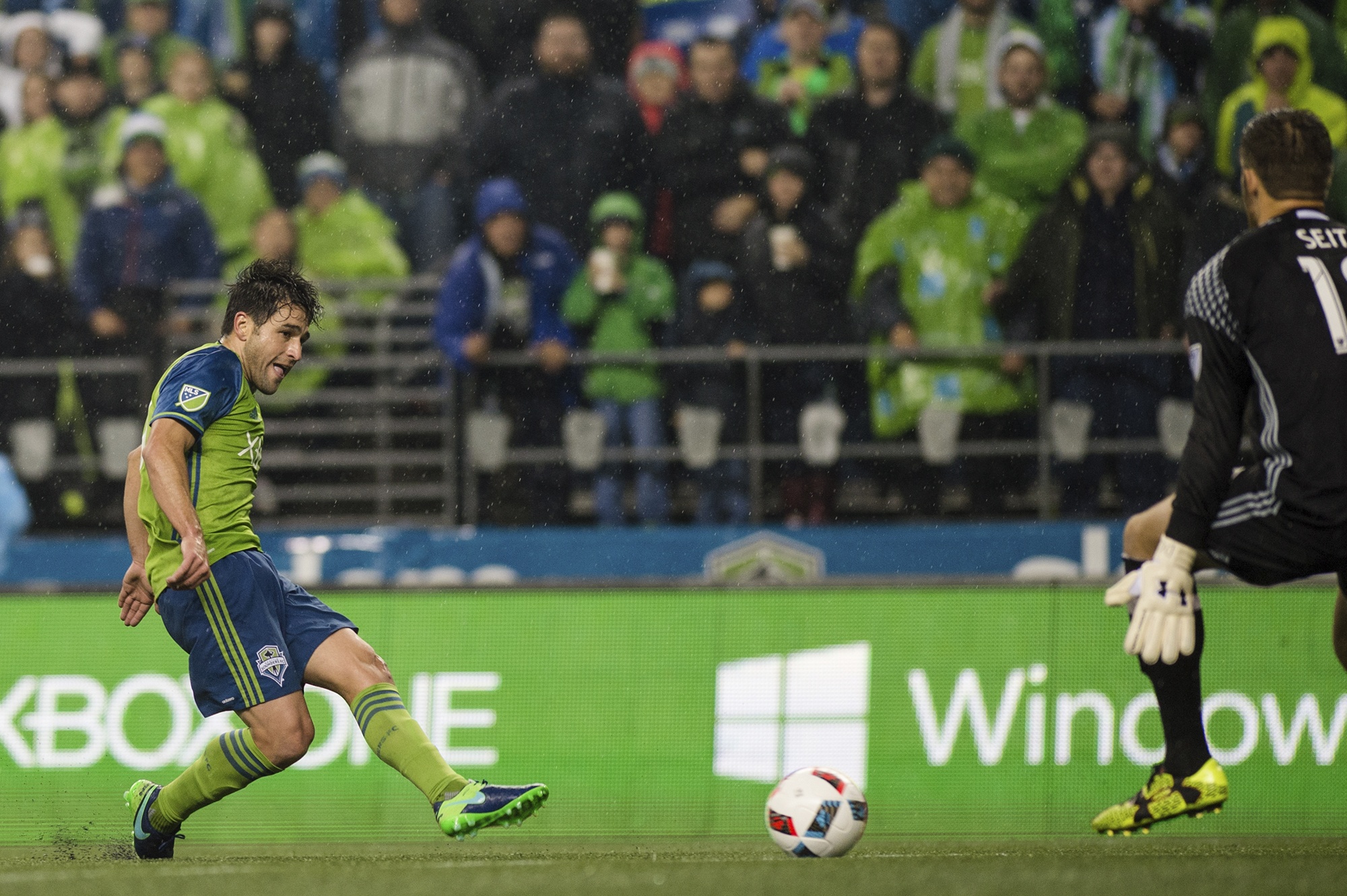 Sounders take 3-0 lead over FC Dallas as coach Brian Schmetzer makes all the right moves in first leg