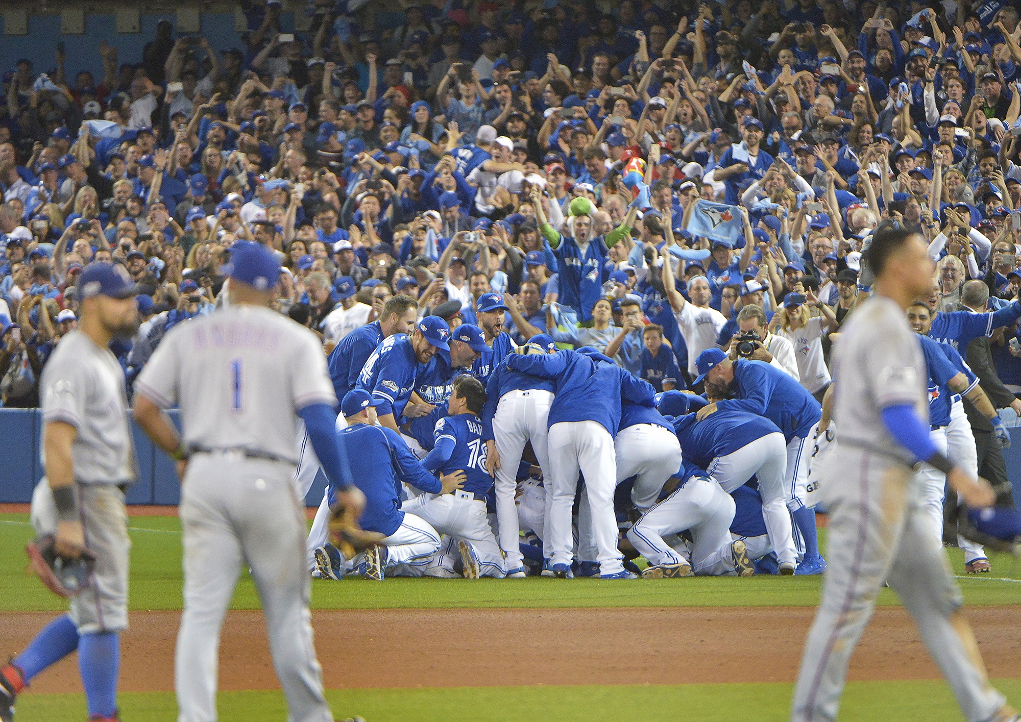 Rangers swept out of ALDS in walk-off loss to Blue Jays
