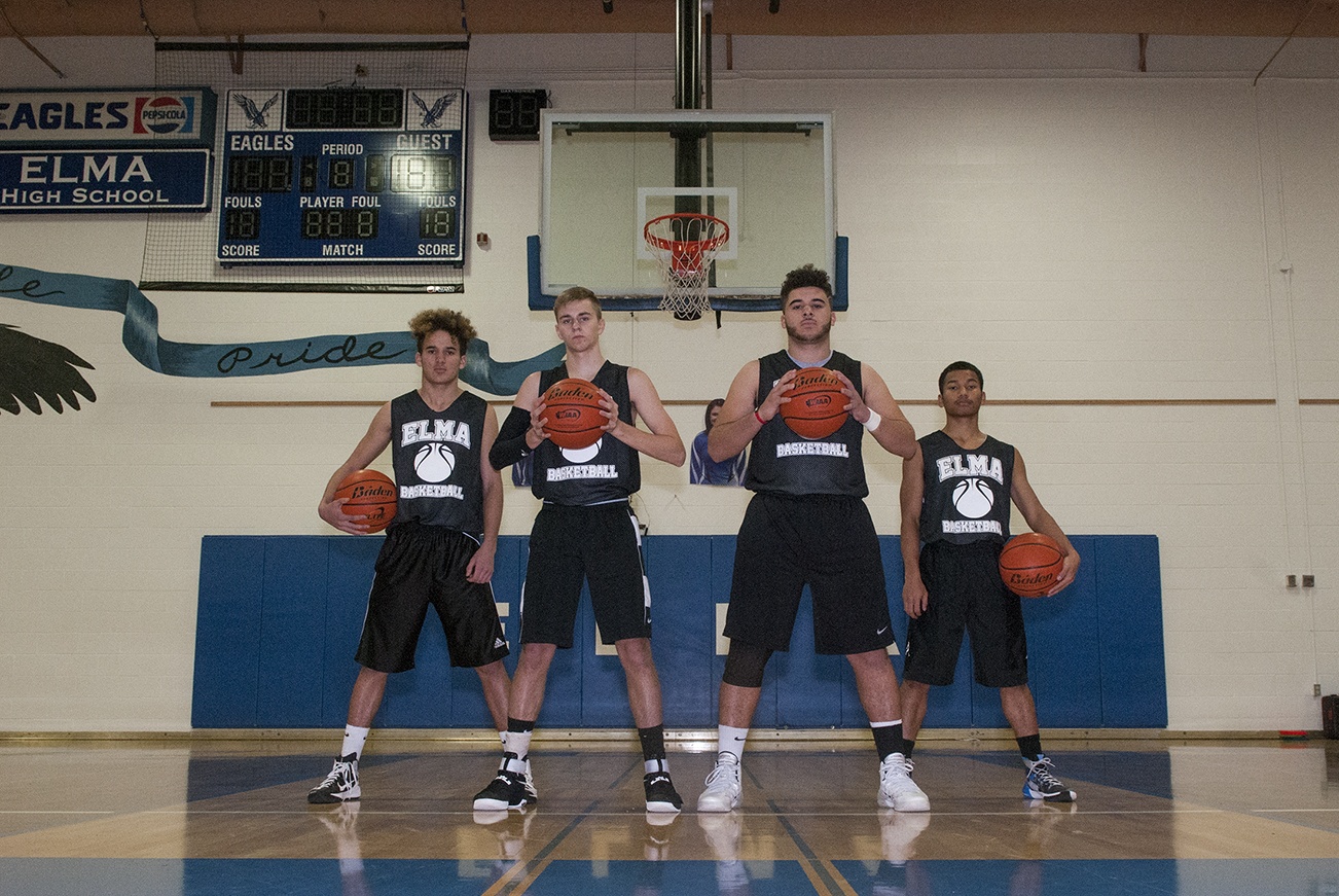Grays Harbor Basketball Preview: Reconfigured Elma boys look to shake off past