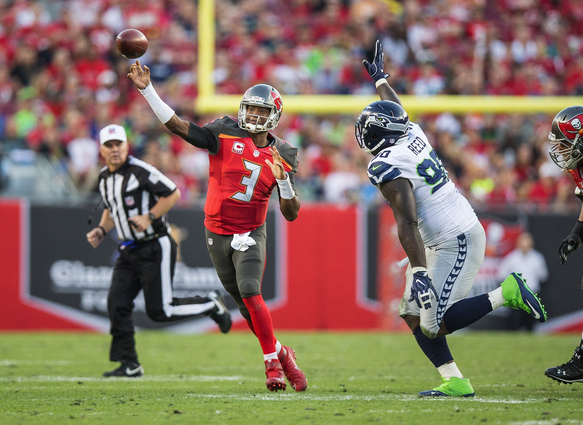 Seahawks’ offense gets what it deserves in dreadful 14-5 loss at Bucs