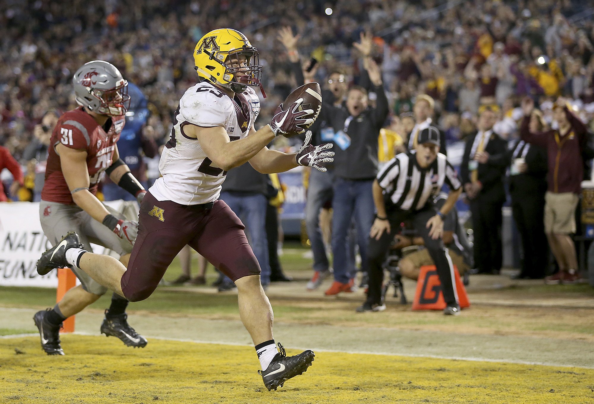 WSU offense falls flat in 17-12 loss to Minnesota in Holiday Bowl