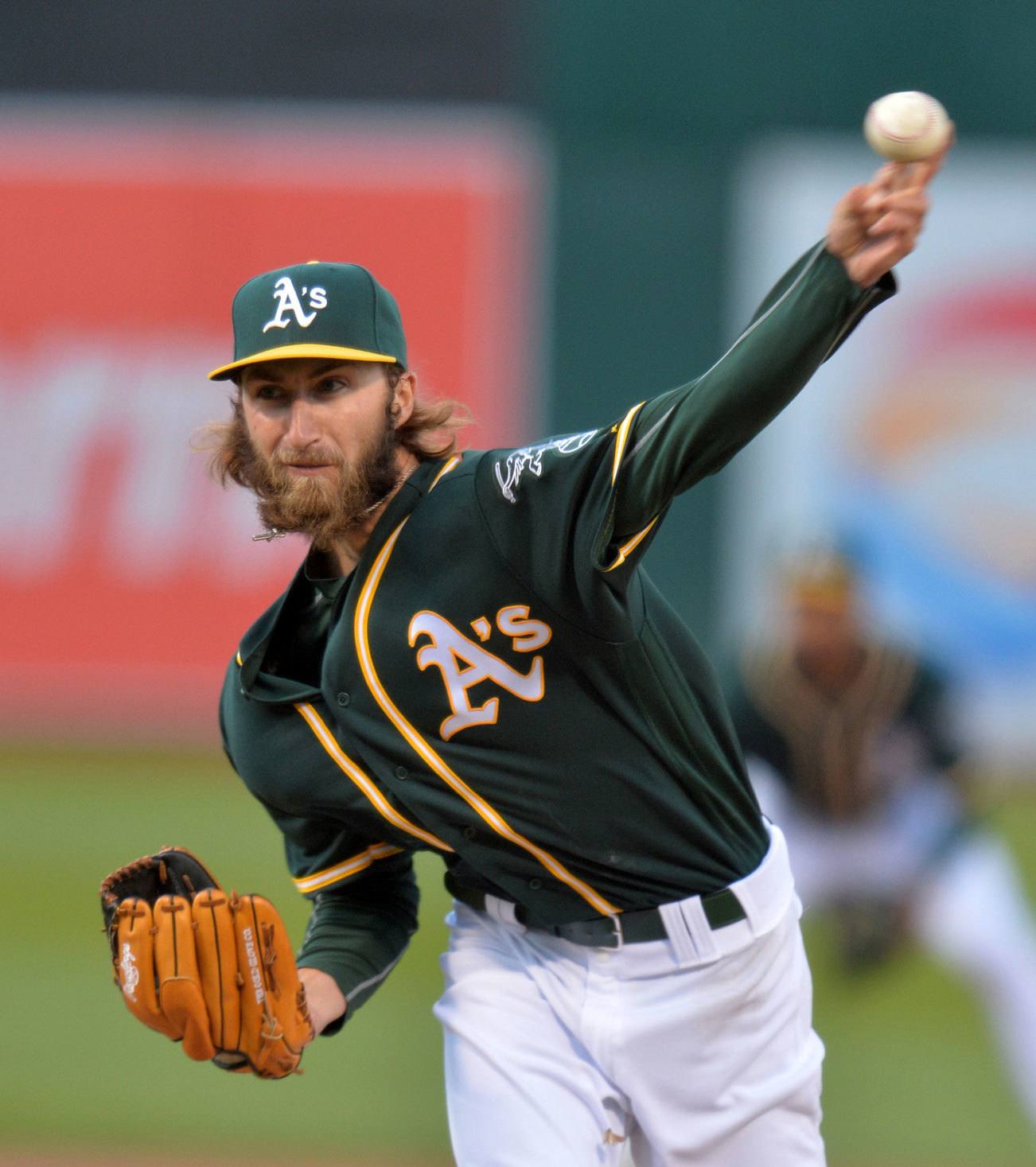 Mariners acquire left-handed pitcher Dillon Overton from the Athletics in a trade