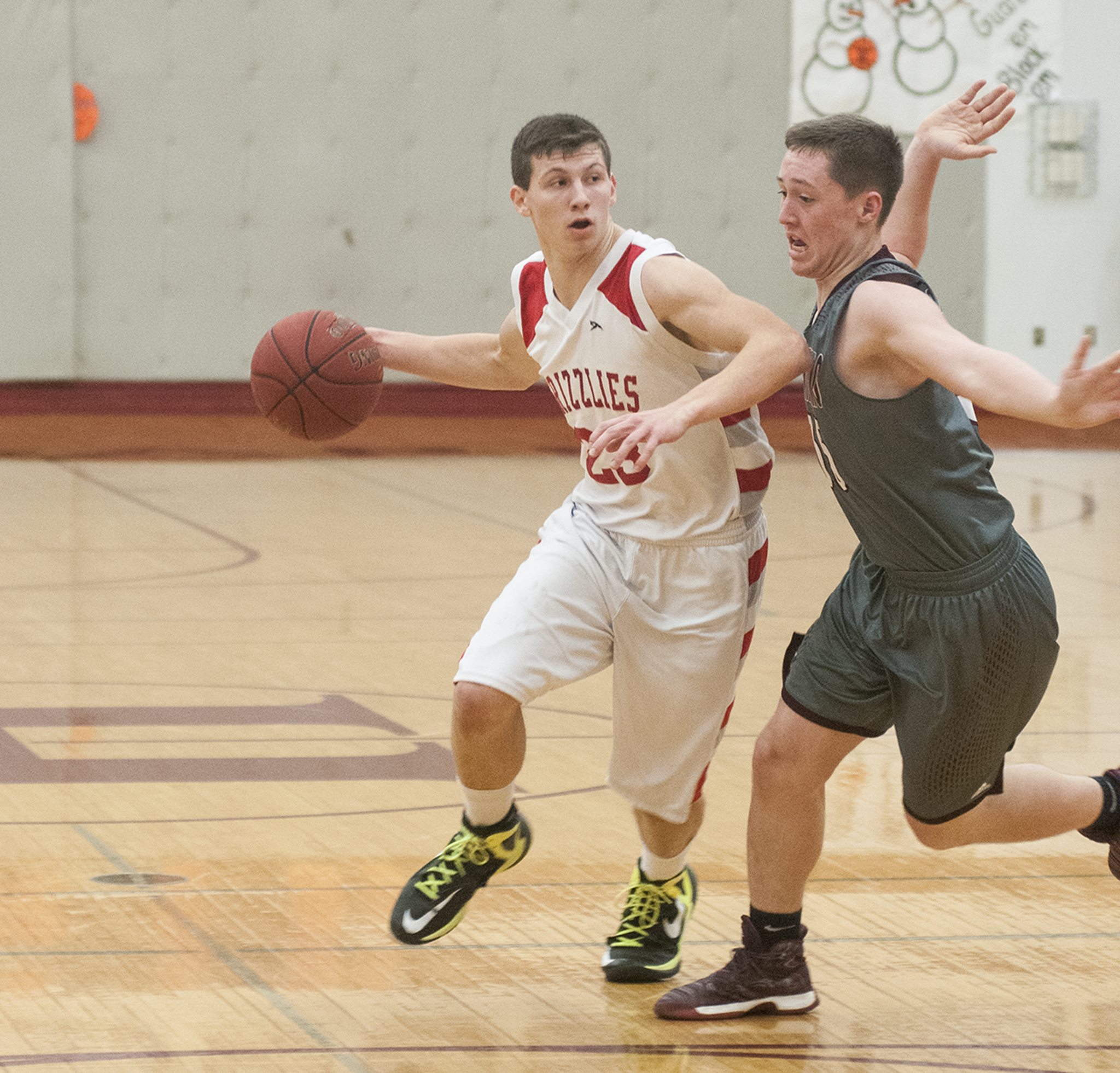 Jack Adams III resets Hoquiam’s career scoring record in Grizzlies’ rout of Montesano