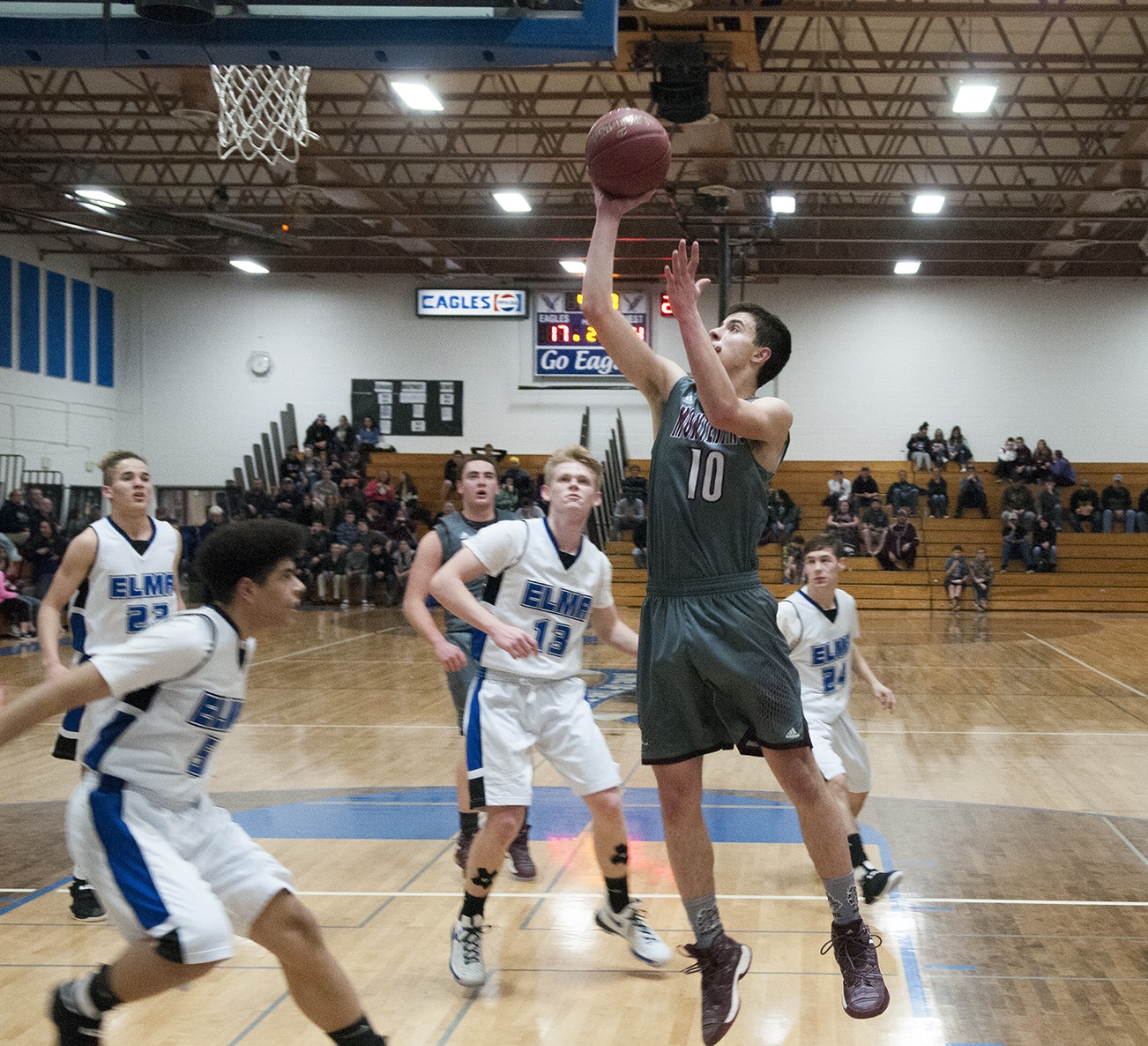 Montesano grinds out a 59-52 win over rival Elma