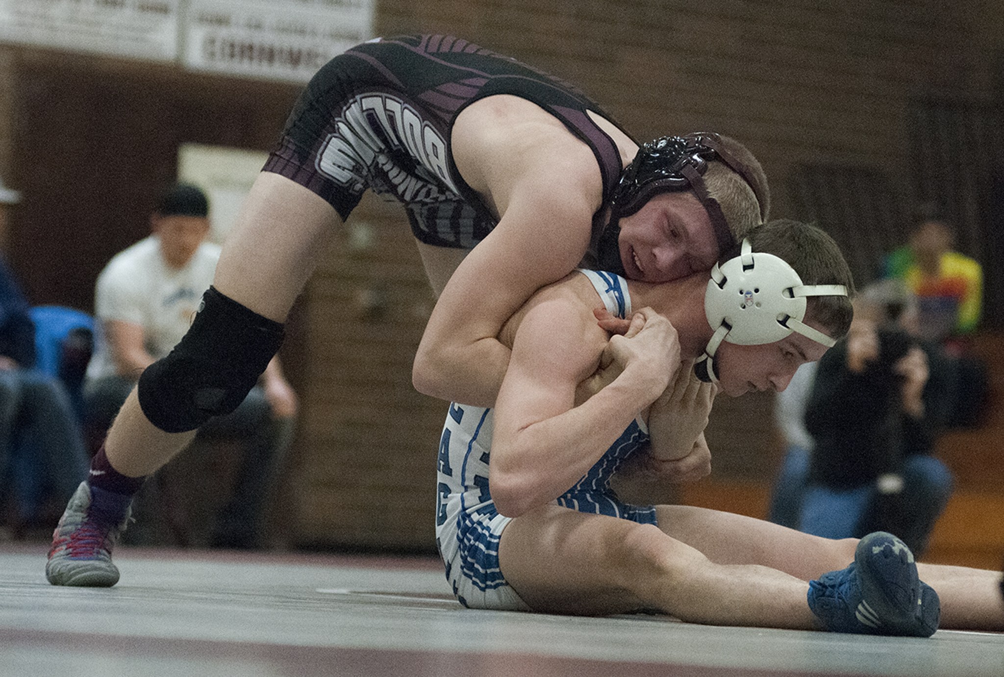 Monte muscles elma to the mat, 55-21