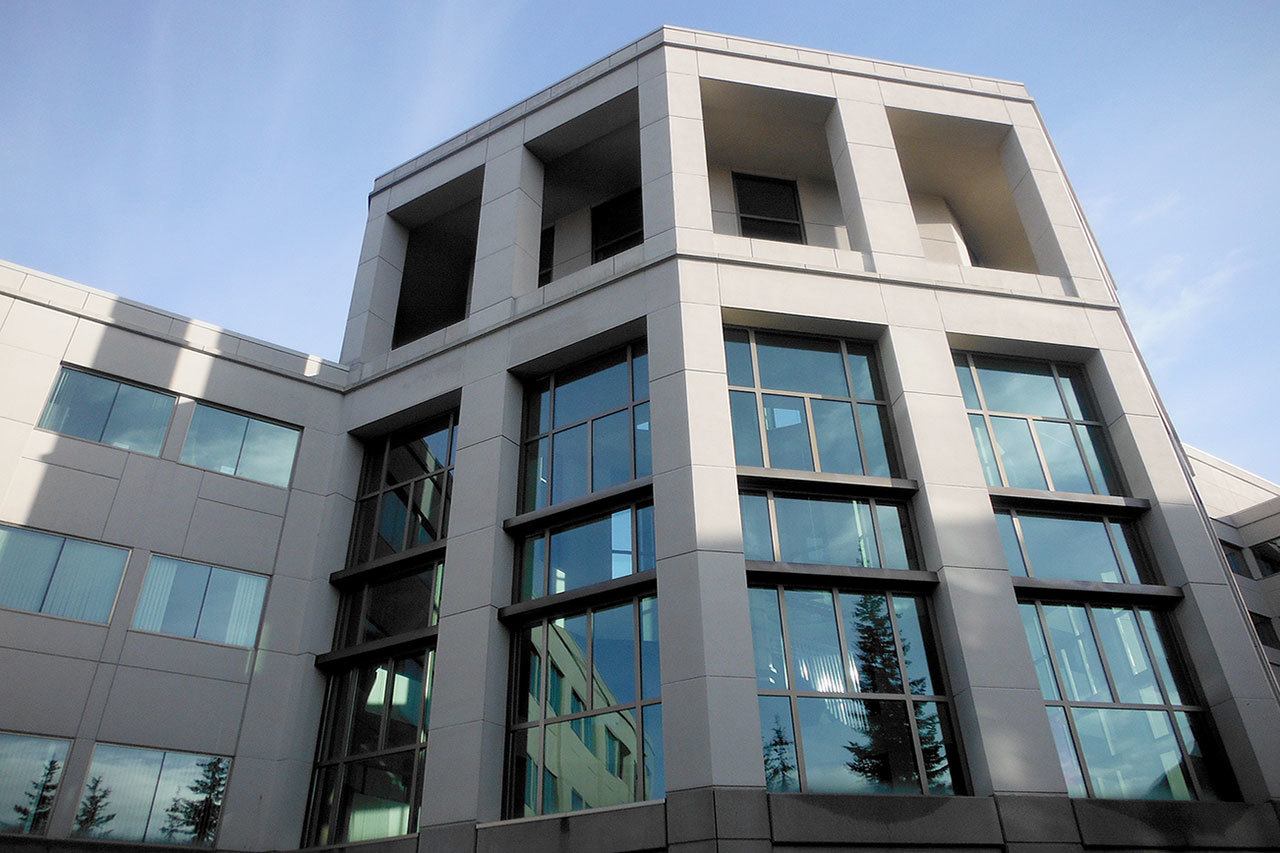 The State Fish and Wildlife Commission met Saturday morning at the Natural Resources Building in Olympia to hear reports detailing last year&rsquo;s Grays Harbor and Willapa Bay salmon runs, and gain some insight into what is expected for the 2017 season.