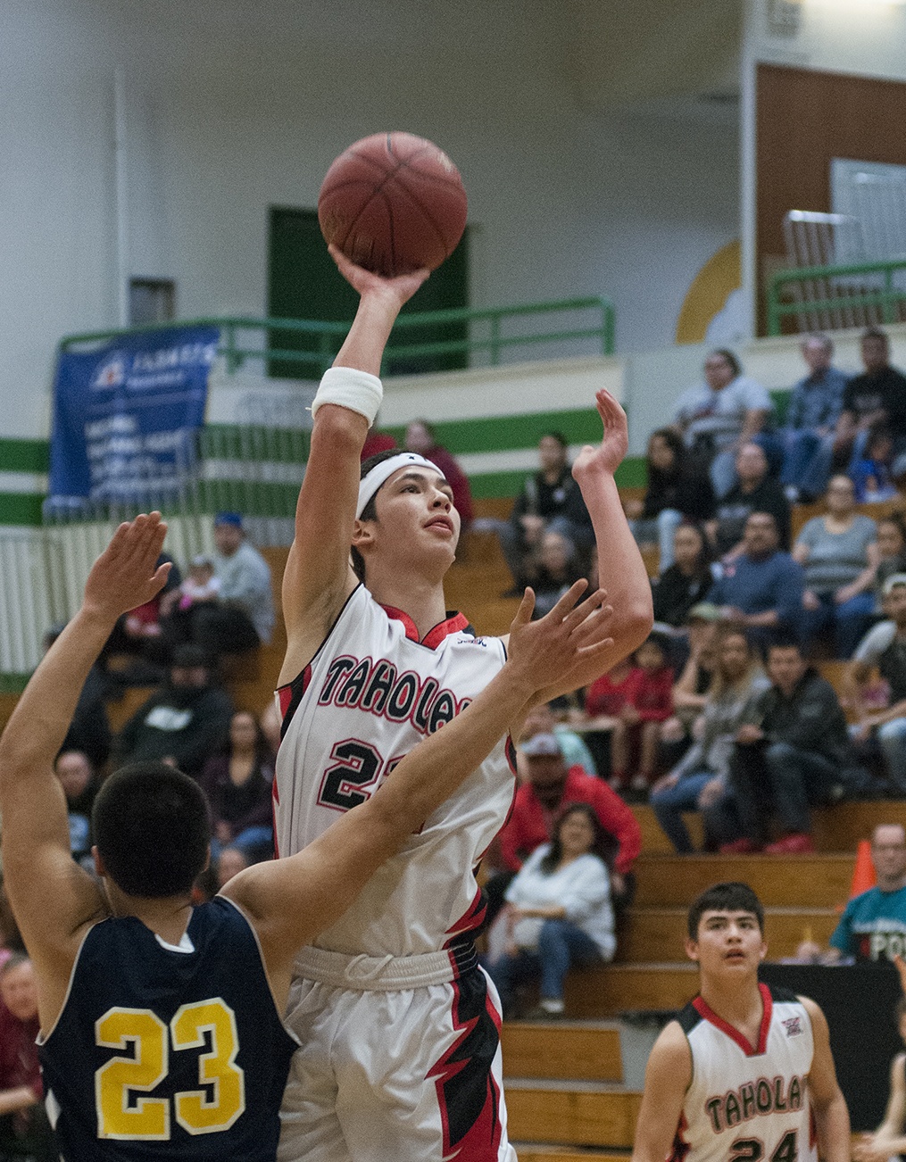 Taholah boys fly by Naselle for state basketball berth The Daily World