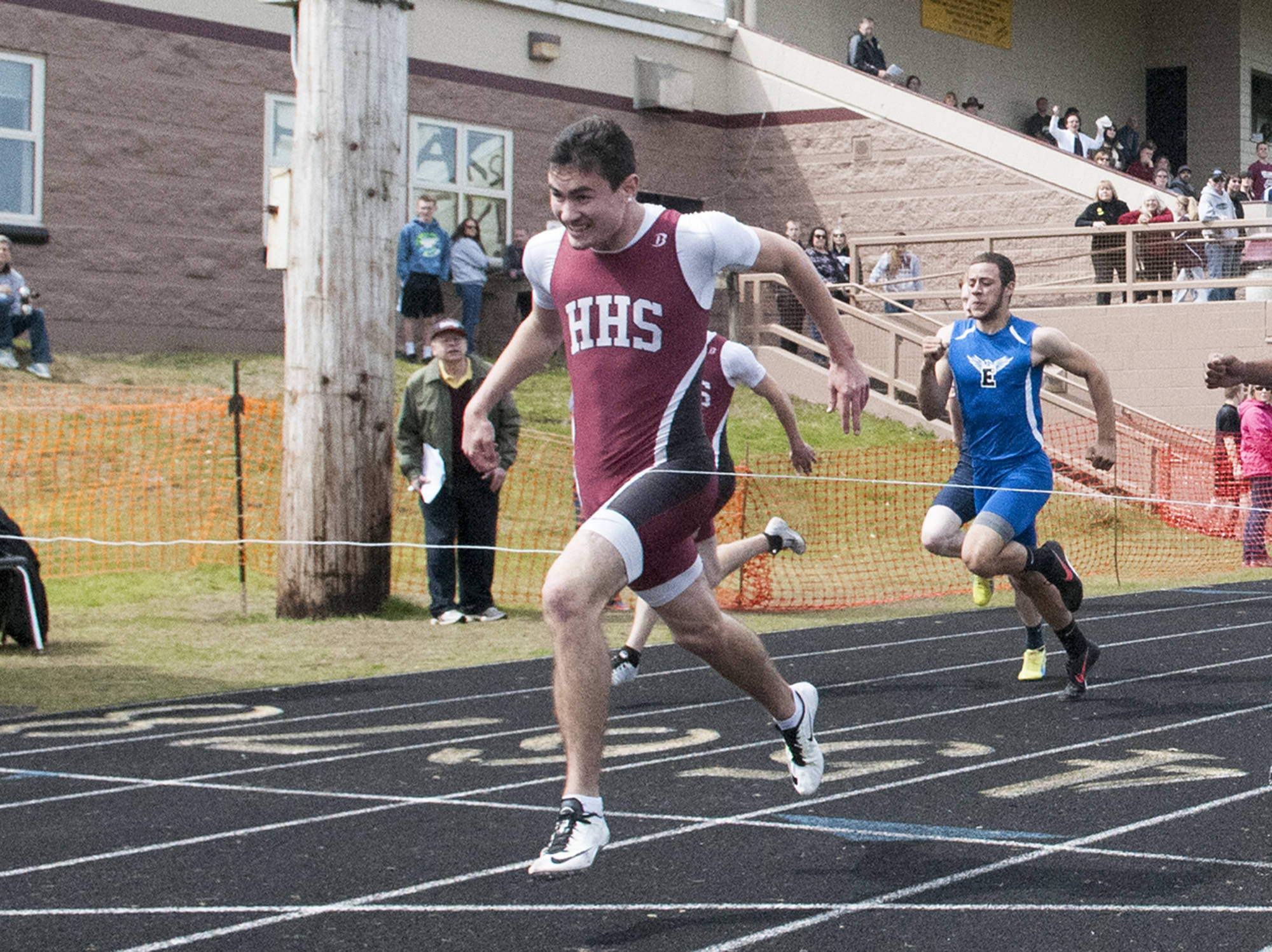 (Brendan Carl | The Daily World) Hoquiam’s Anthony Nash, seen here breaking the tap in the 100 at the 2016 Grays Harbor All-County Track Championships, will be one of the favorites in the sprints at this year’s meet on Saturday.