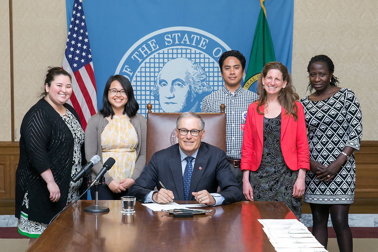 HOUSE DEMOCRATIC CAUCUS                                Governor Jay Inslee signs House Bill 1279 into law Thursday. The legislation requires schools to have emergency drills, particularly earthquake safety drills and, for schools in coastal areas, tsunami evacuation drills.