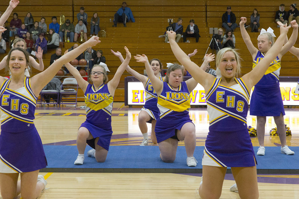 Cheer team gives specialneeds athletes a chance to shine The Daily World
