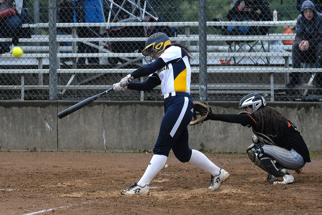Aberdeen softball punches ticket to district tournament with decisive win over Centralia