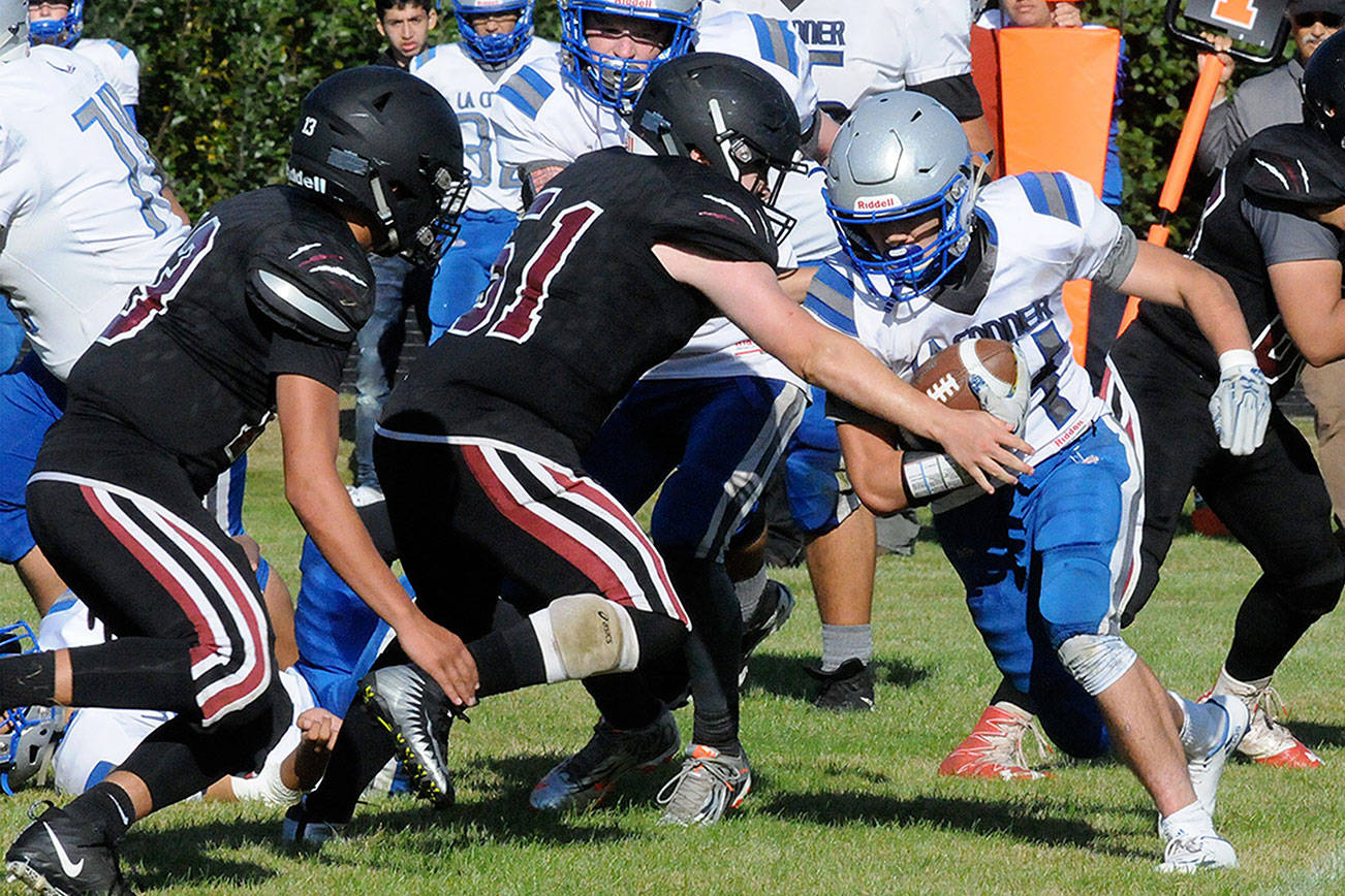 Ocosta Wildcats get late touchdown to beat La Conner in thrilling fashion