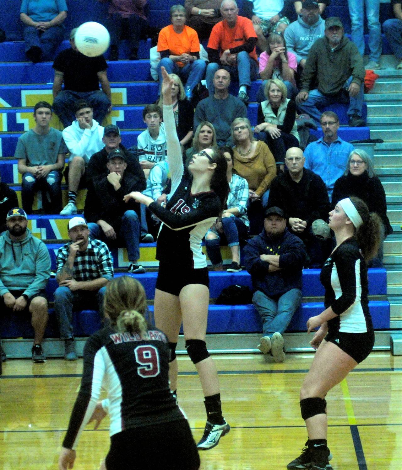 Ocosta’s Kylee Poirer gets her shot over the net in the third set against Kalama. (Hasani Grayson | Grays Harbor News Group)