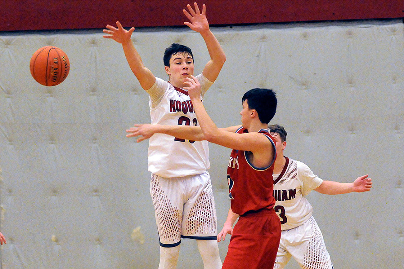 Boys Prep Basketball Roundup: Banged up Hoquiam falls to Castle Rock in overtime