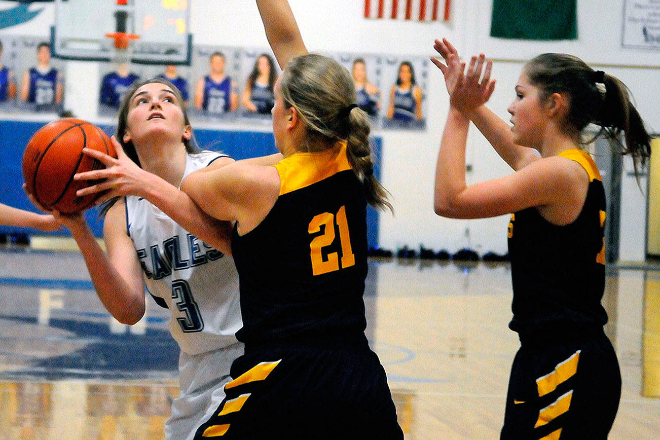 Thursday Girls Prep Basketball Roundup: Elma shuts down Forks to remain undefeated