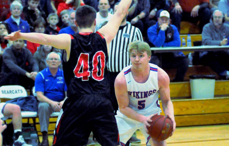 Saturday Boys Prep Basketball Playoffs: Willapa Valley smothered in title-game loss to Toledo
