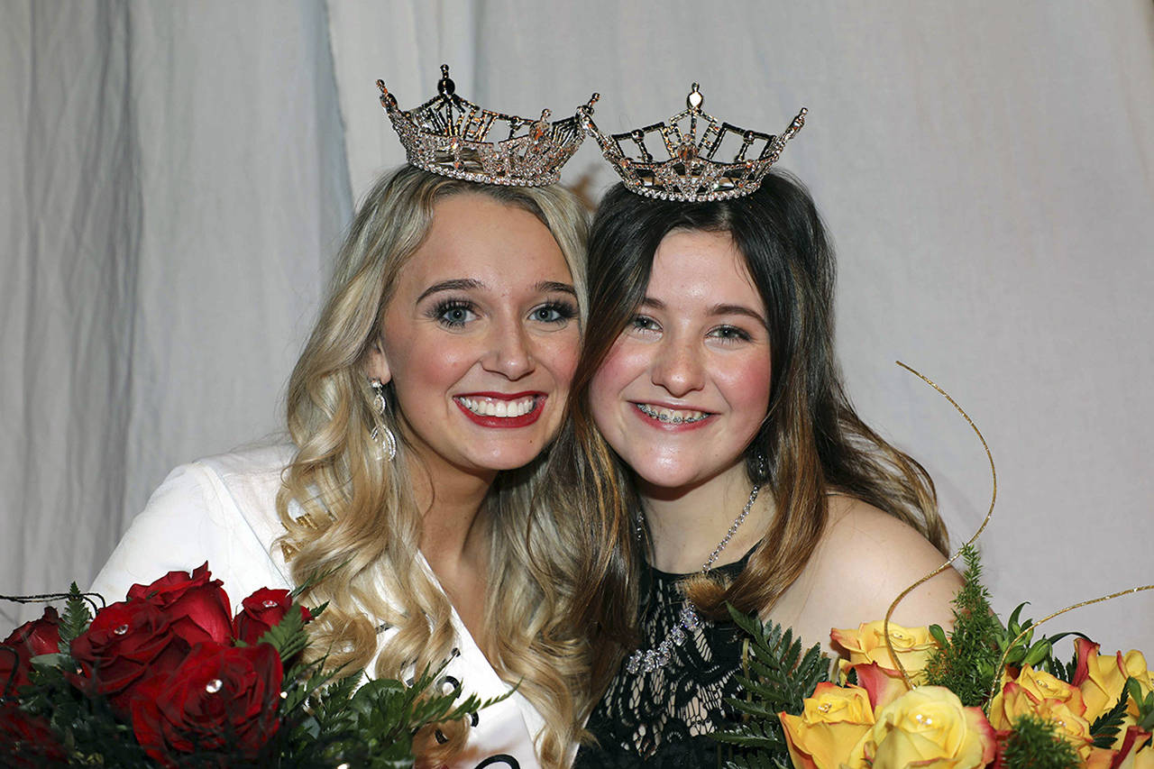(Keith J. Krueger) The newly crowned Miss Grays Harbor, Grace Aiken, left, and Grays Harbor’s Outstanding Teen, Kathryn Thomas.