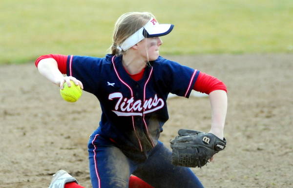 Weekend Softball Roundup: PWV takes control of Pacific League with sweep of Ocosta