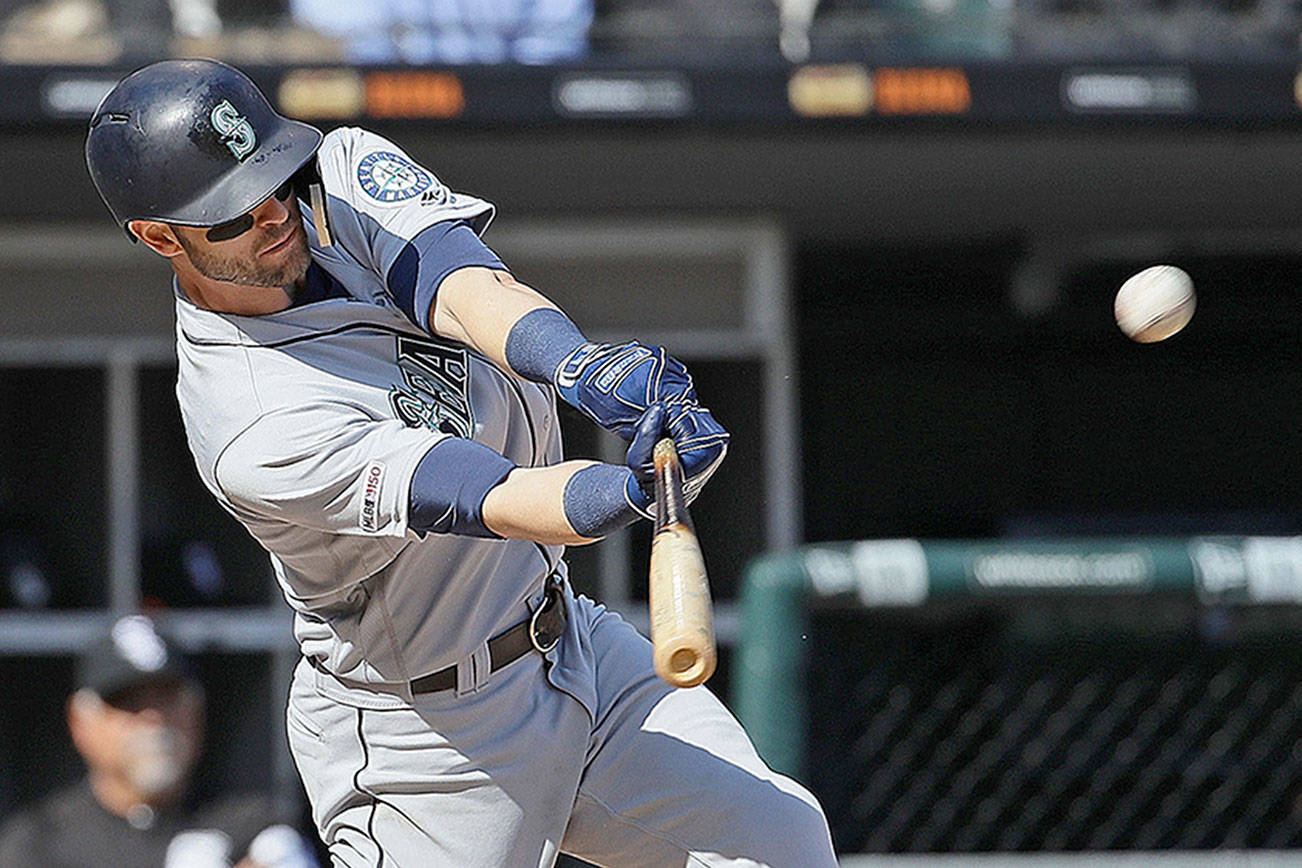 Mariners bats can’t overcome costly errors, poor pitching in loss to Chicago White Sox