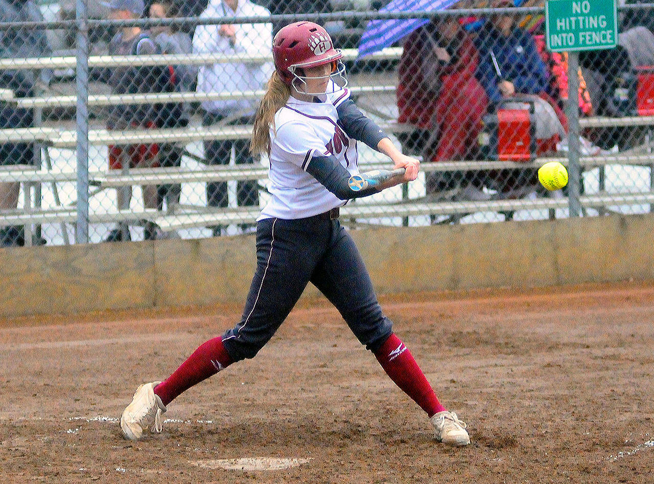 Hoquiam’s Kylee Bagwell hits an RBI single in the first inning against Onalaska on Monday. (Hasani Grayson | Grays Harbor News Group)