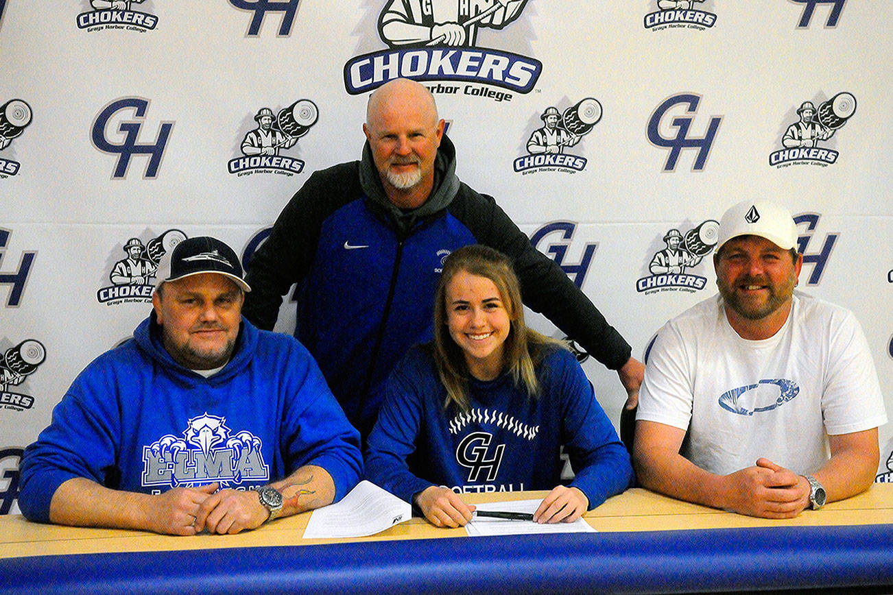 Elma’s Destry Dineen signed LOI to play for Grays Harbor