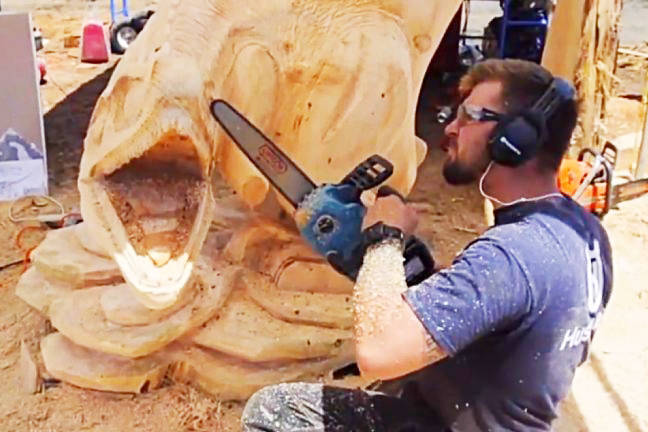 Chainsaw carvers create large-form wood statues right before your eyes at Ocean Shores’ Sand and Sawdust Festival!