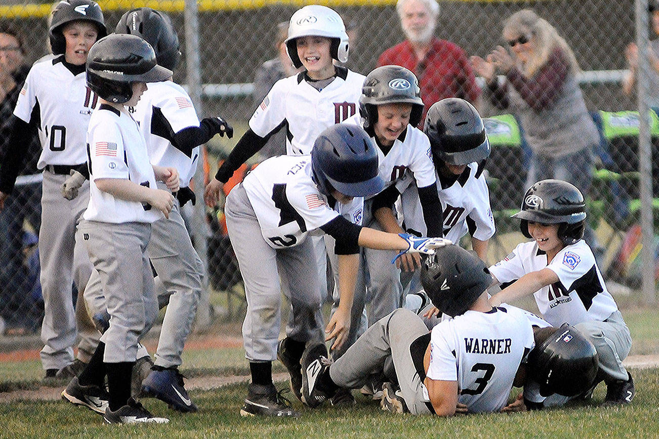 Warner’s walk-off gives Montesano Little Leaguers district championship