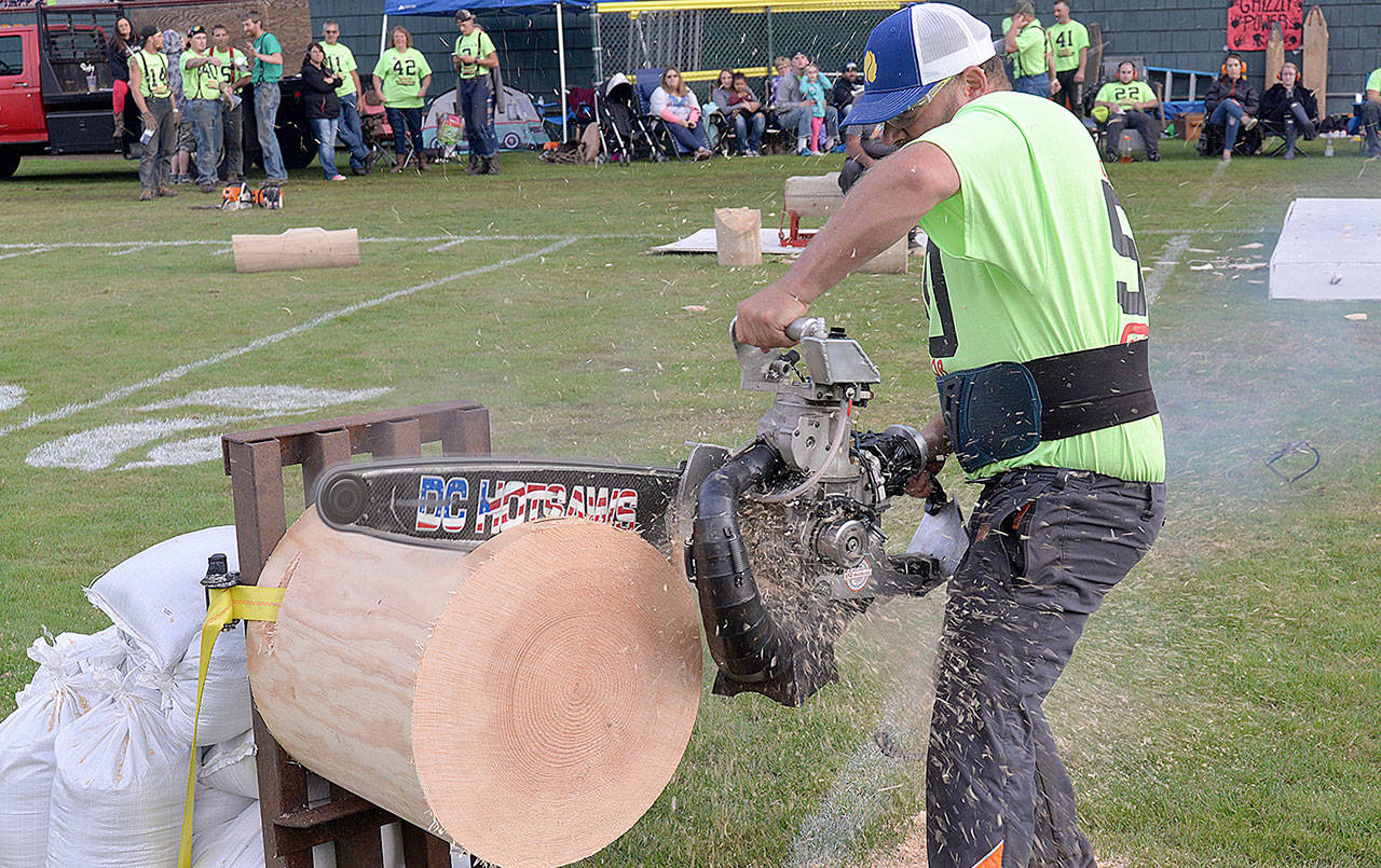 DAN HAMMOCK | GRAYS HARBOR NEWS GROUP                                TJ Bexton took first place in the Hot Saw competition.