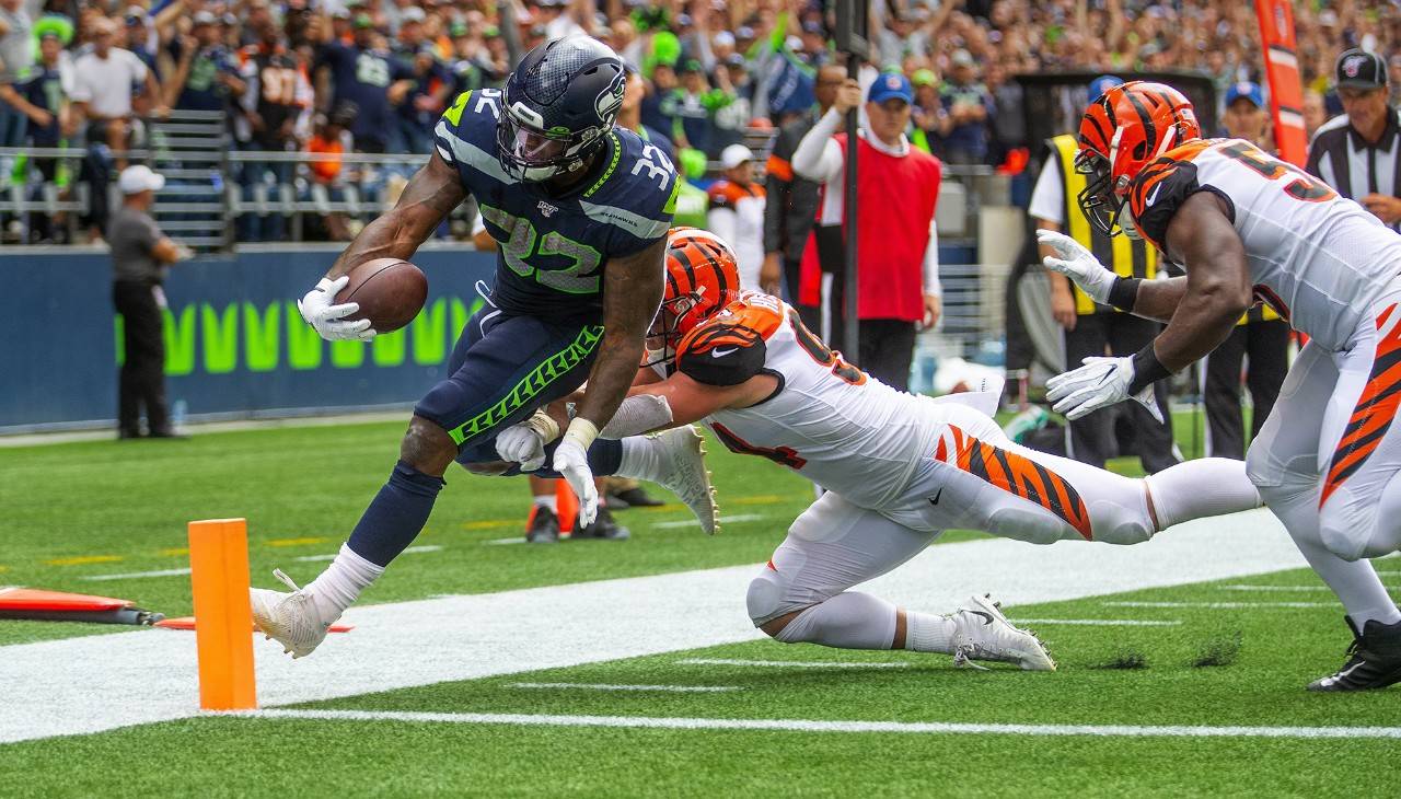 Seattle Seahawks running back Chris Carson (32) scores his second touchdown during first half action against the Cincinnati Bengals on Sunday at Century Link Field in Seattle, Wash. (Mike Siegel/Seattle Times/TNS)