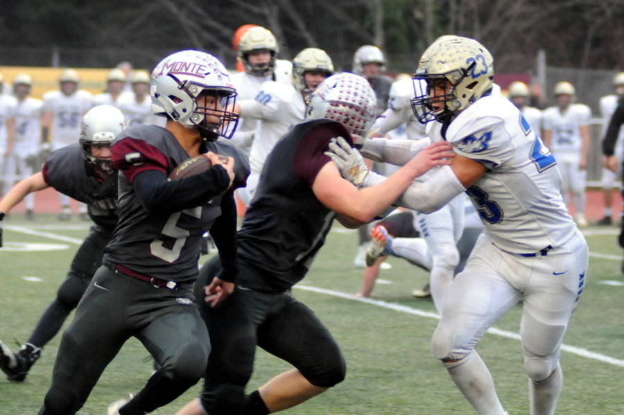 1A State Football Tournament: Montesano’s comeback falls short in quarterfinal loss to Deer Park