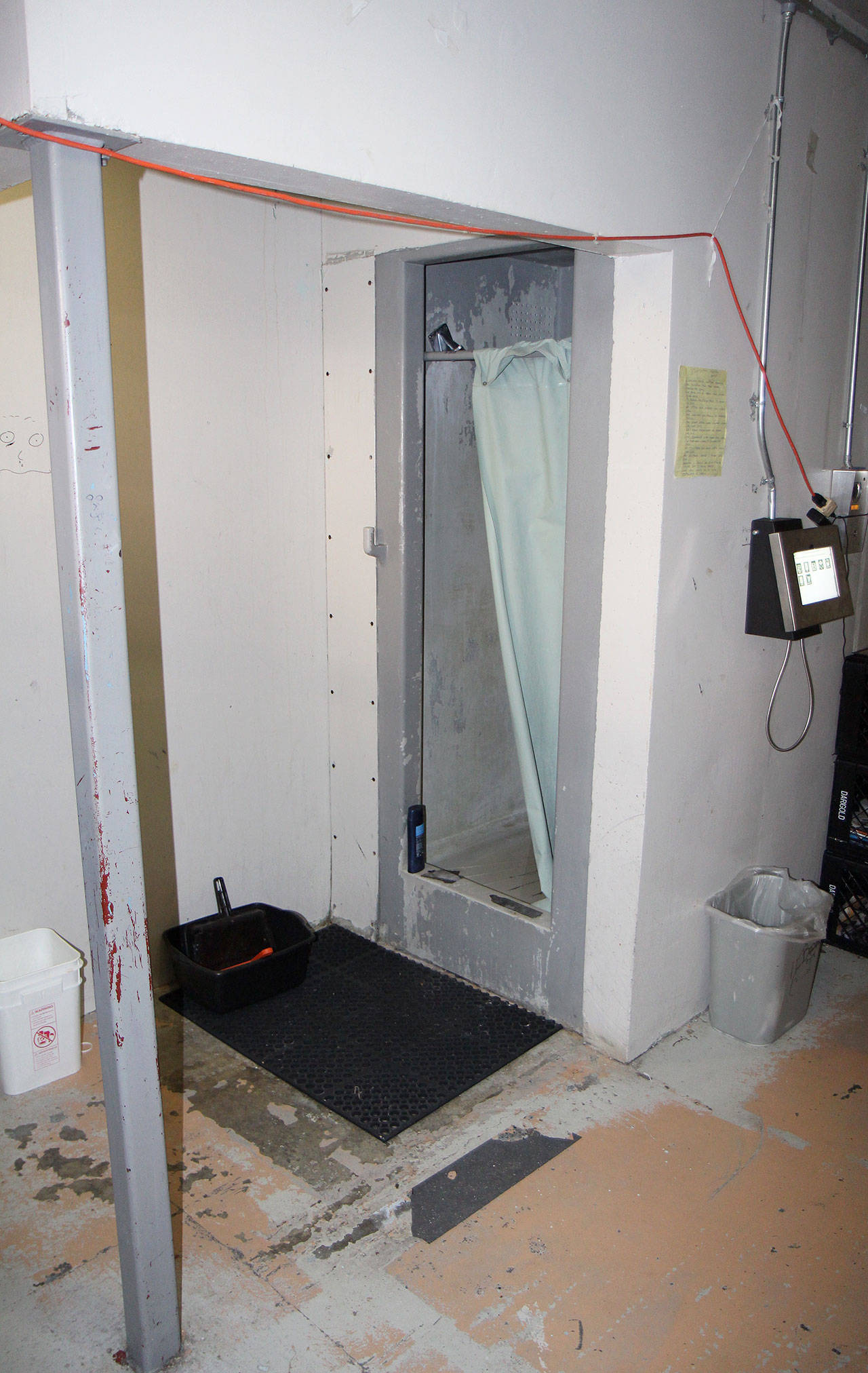 The shower in the area that houses the kitchen detail at the Grays Harbor County Correctional Facility in Montesano has seen better days. Photo taken Nov. 15, 2019. (Michael Lang | Grays Harbor News Group)