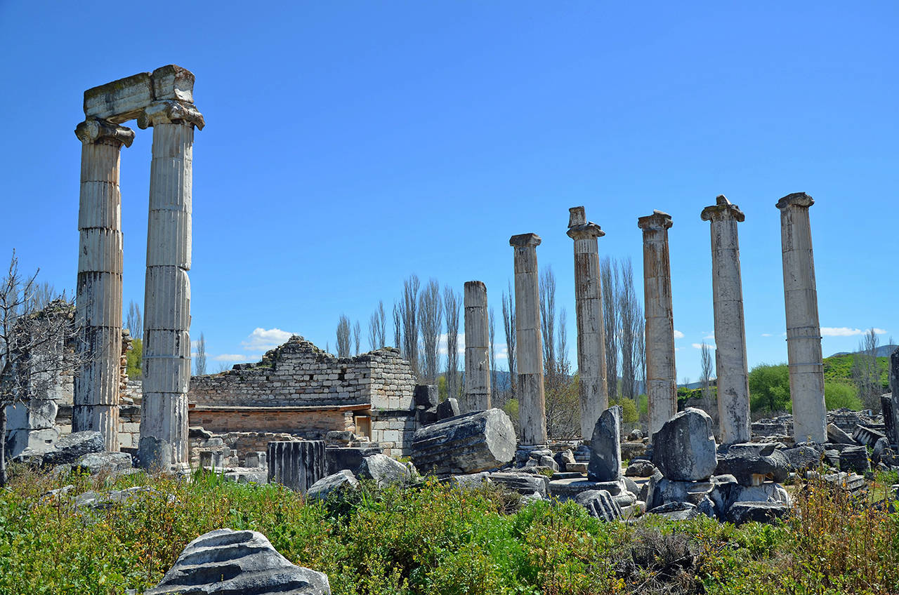 This temple was a sanctuary in the Turkish town of Aphrodisias, dedicated to Aphrodite, the Greek goddess of love. The Aphrodisian sculptors became renowned and benefited from a plentiful supply of marble nearby.