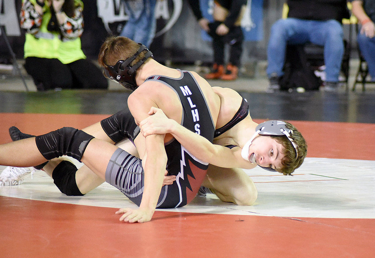 Friday Roundup: Local wrestlers advance to second day of Mat Classic