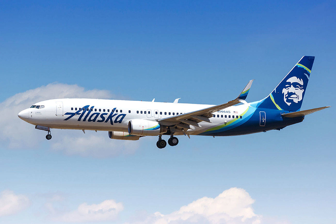 Alaska Airlines warns nearly 1,600 Washington state employees of COVID-19-driven fall layoffs