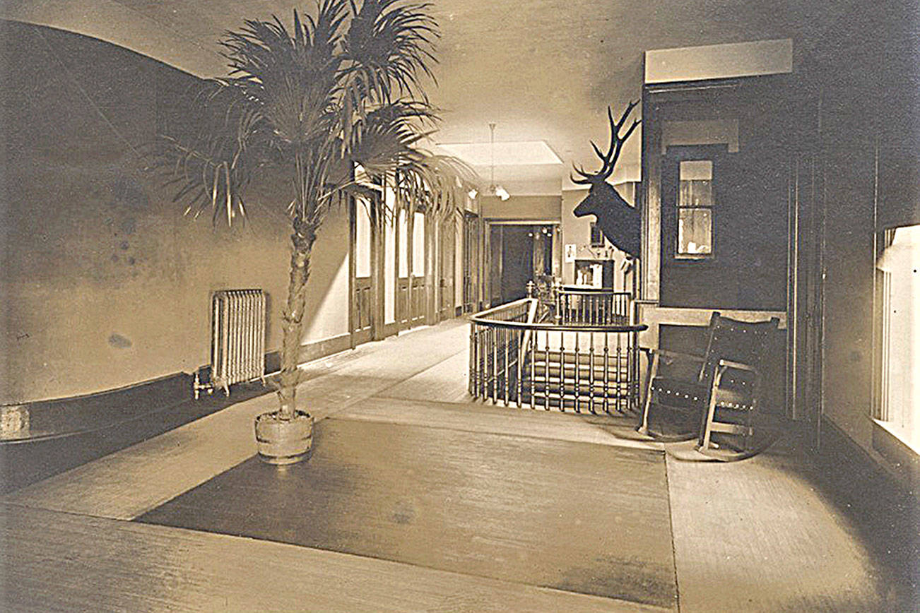The vaguely creepy and unsettling second floor hallway of the Aberdeen General Hospital at the NW corner of Heron and Broadway, circa 1905. Built as a private home, it was purchased in 1900 by Dr. Paul Smits who transformed it into a hospital. After Smits’ death in 1916, it became the King Hotel which it remained until the building was razed to make way for the J.C. Penney’s store in 1939. (Aberdeen Museum Collection)