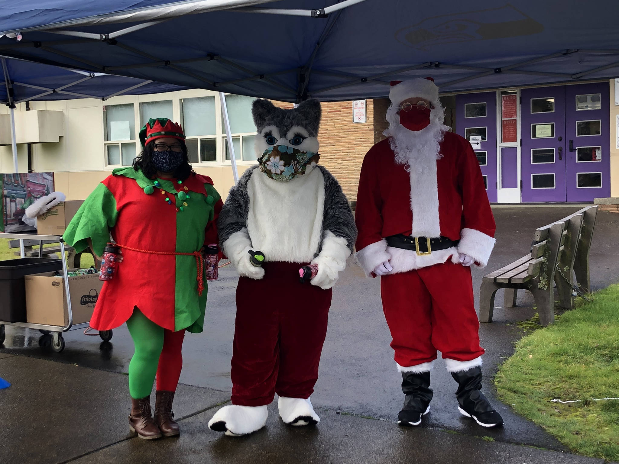 Santa visits Stevens School | The Daily World
