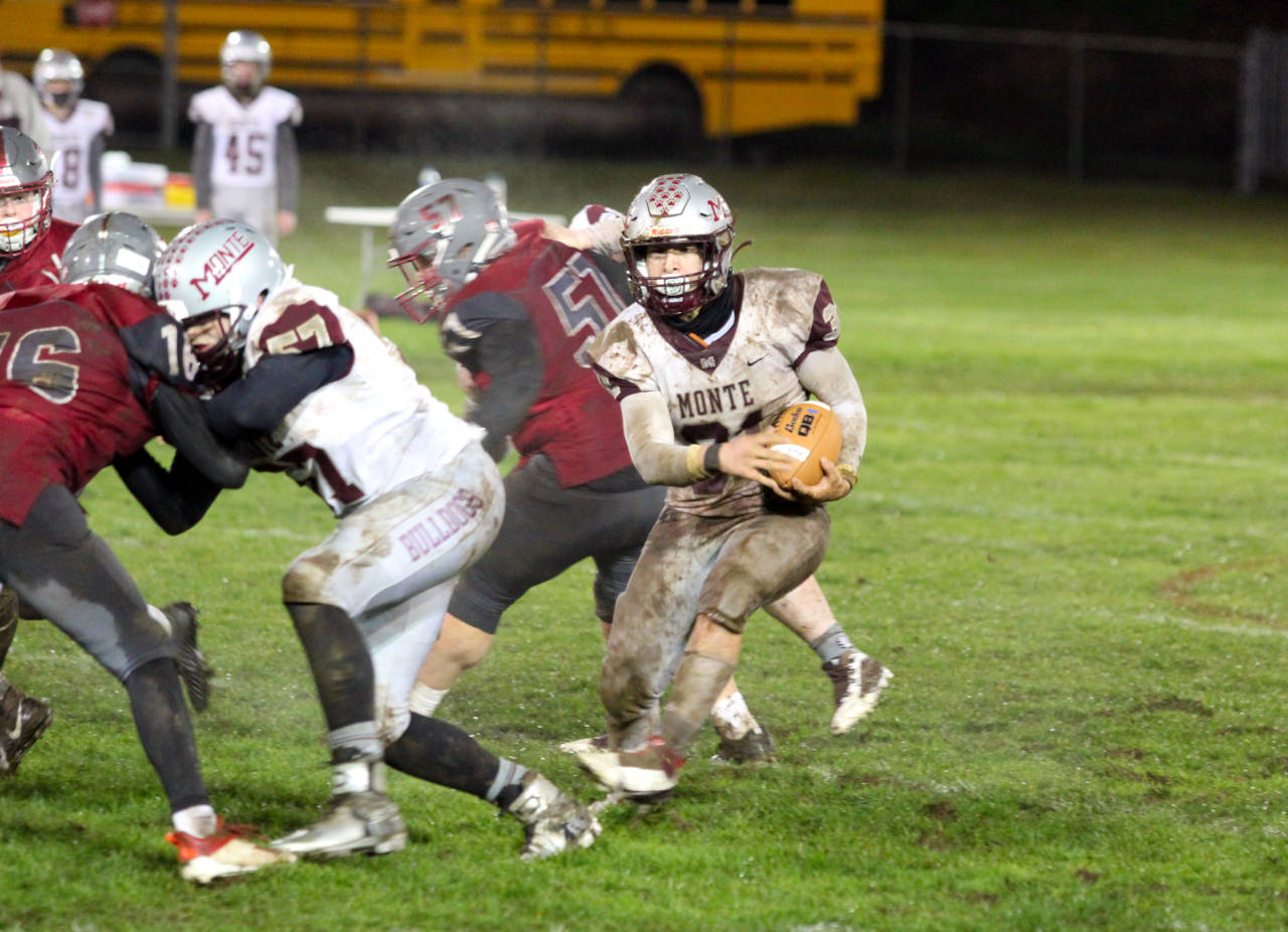Montesano running back Isaiah Pierce (31) ran for 153 yards and four touchdowns in Montesano’s 35-0 victory over Hoquiam on Friday at Olympic Stadium in Hoquiam. (Photo by Ben Winkelman)