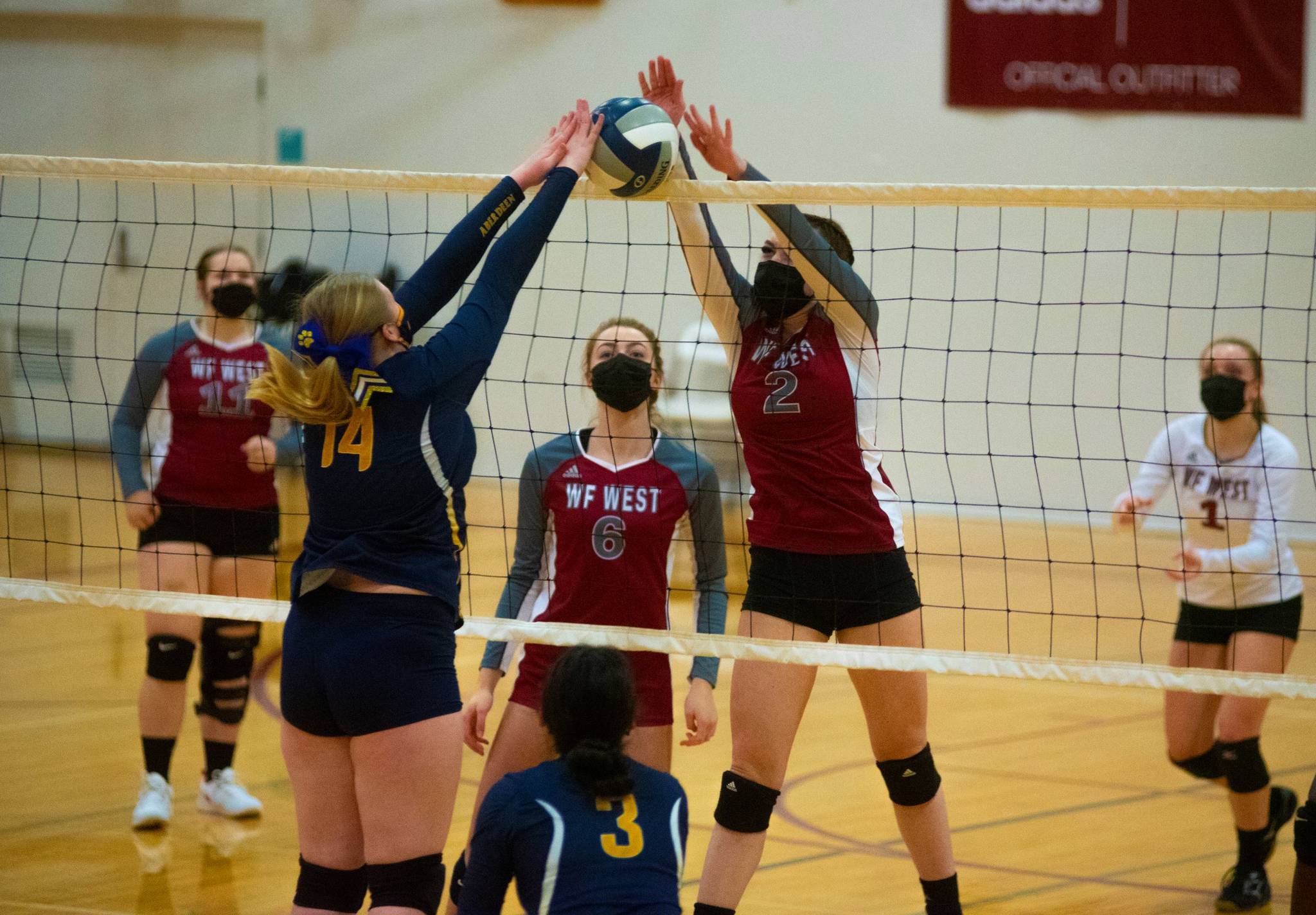 Eric Trent/The Chronicle
The W.F. West Bearcats defeated Aberdeen in straight sets Thursday in a volleyball match at Chehalis.