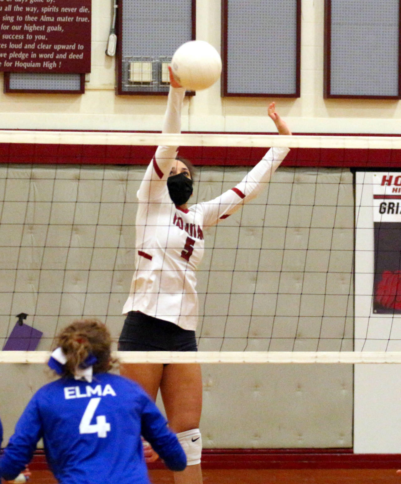 Hoquiam’s Chloe Kennedy had a game-high nine kills and five blocks in the Grizzlies’ straight-set win over Elma on Tuesday in Hoquiam. (Ryan Sparks | The Daily World)