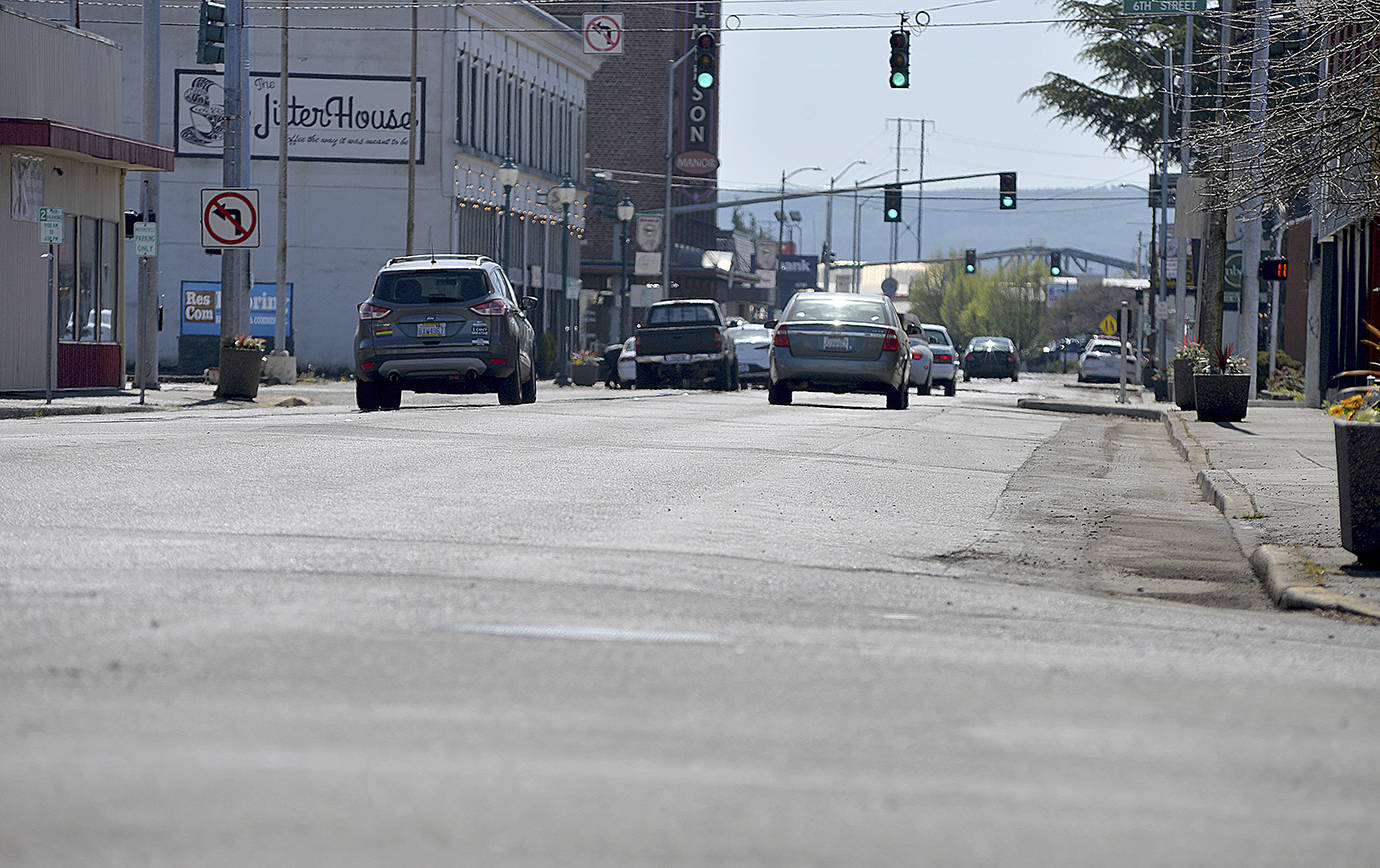 DAVE HAVILAND | THE DAILY WORLD
Highway 101/Simpson Avenue at Fifth Street in Hoquiam, looking east. A paving project will start May 3 in this area and make its way east to H Street in Aberdeen.