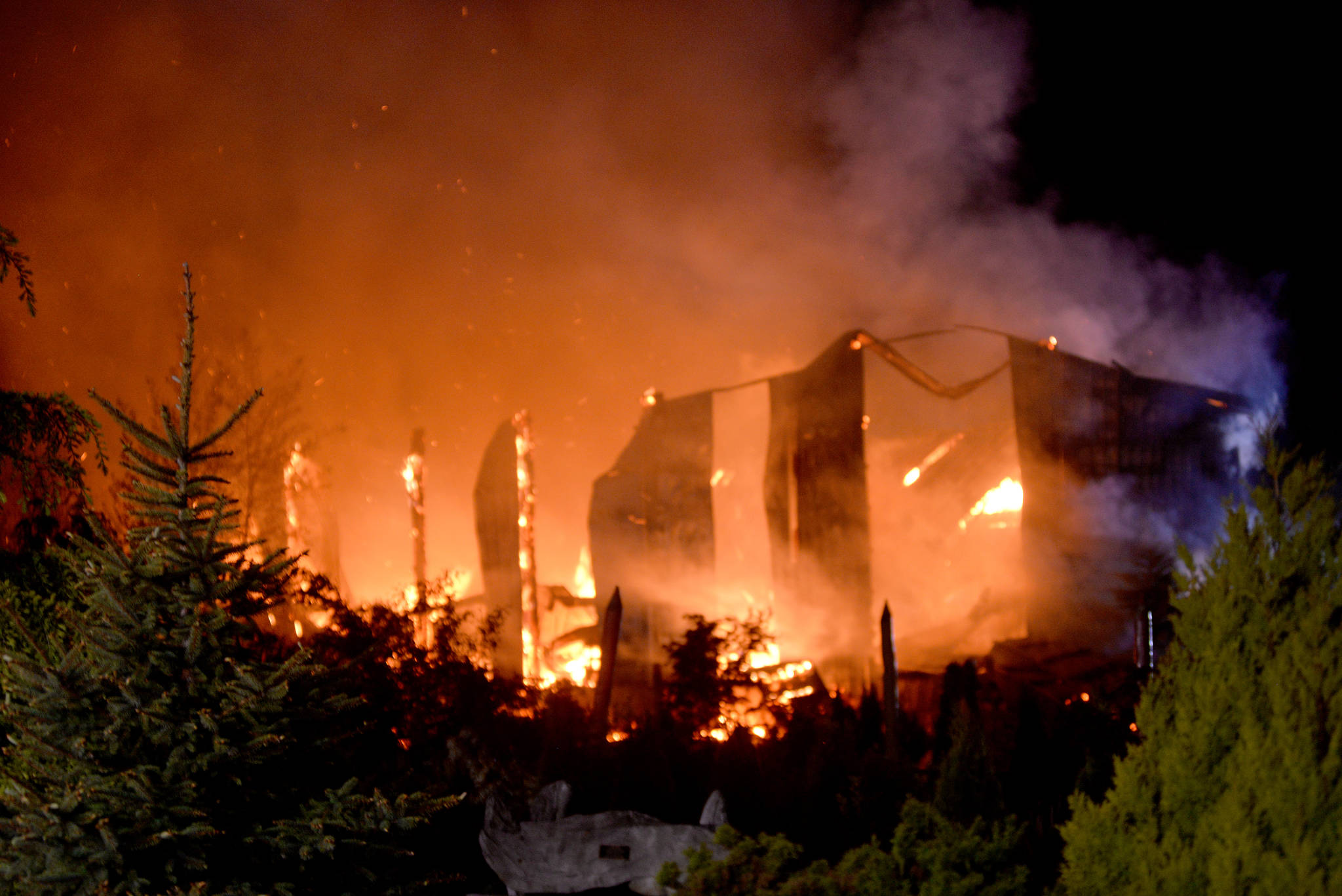 DAVE HAVILAND | THE DAILY WORLD
Fire destroys the spirit production building for Ocean’s Daughter Distillery, a subsidiary of Westport Winery