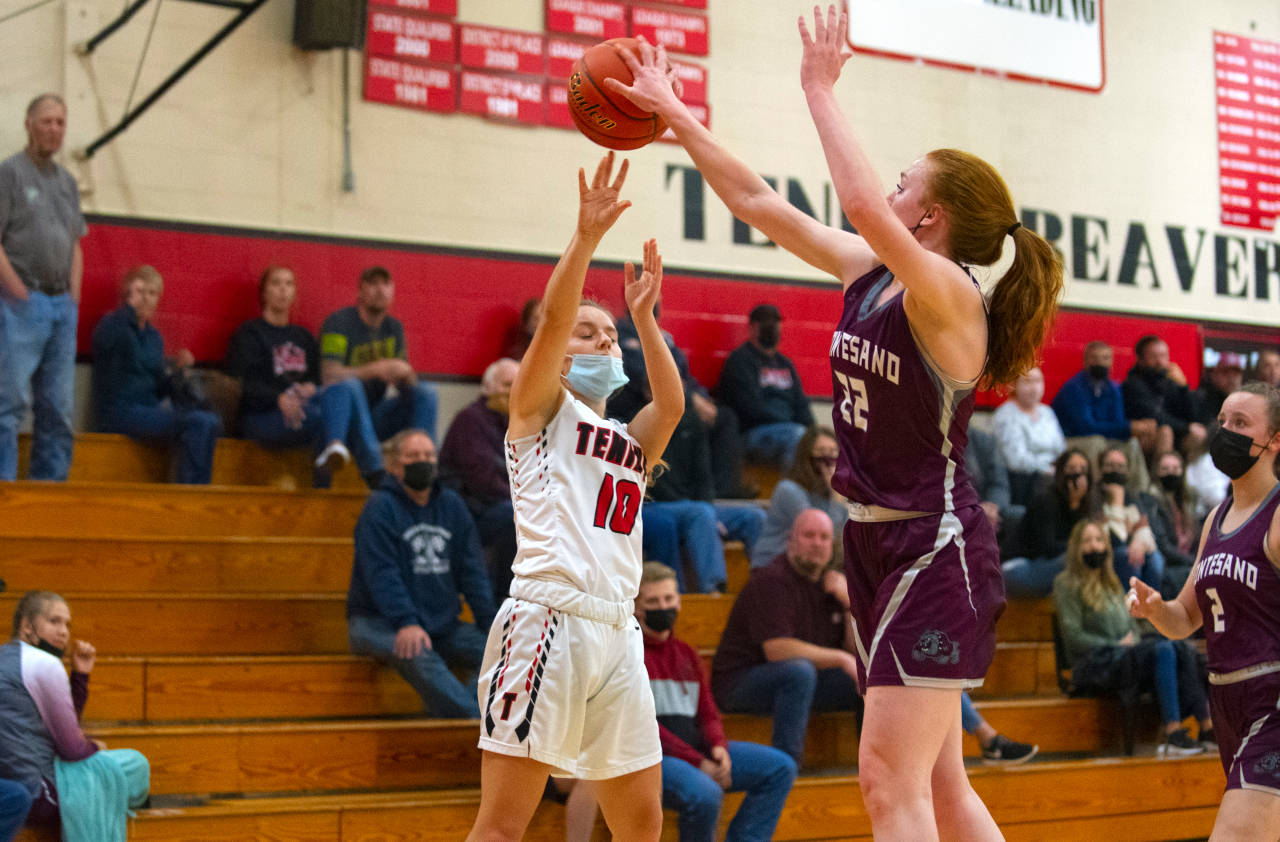 ERIC TRENT | THE CHRONICLE Montesano’s Zoee Lisherness (22) blocks a shot by Tenino’s Grace Vestal (10) during a 1A Evergreen Conference matchup Thursday in Tenino.