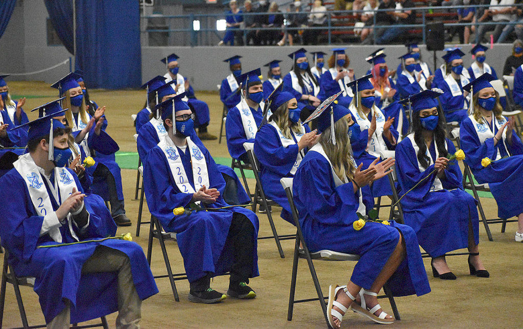 Elma graduates turn tassels at Elma fairgrounds The Daily World