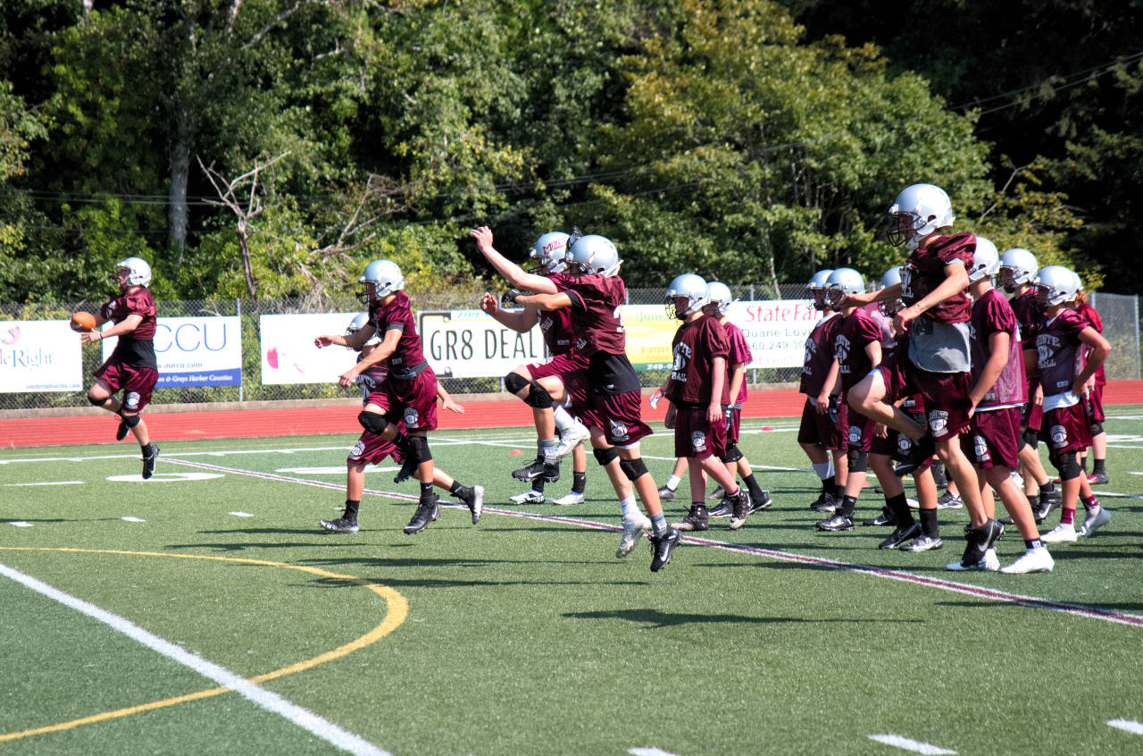 RYAN SPARKS | THE DAILY WORLD
Montesano football players run through drills during practice on Aug. 18, 2021. School officials have put the season “on hold” after Grays Harbor County health officials informed the school multiple players tested positive for COVID-19.