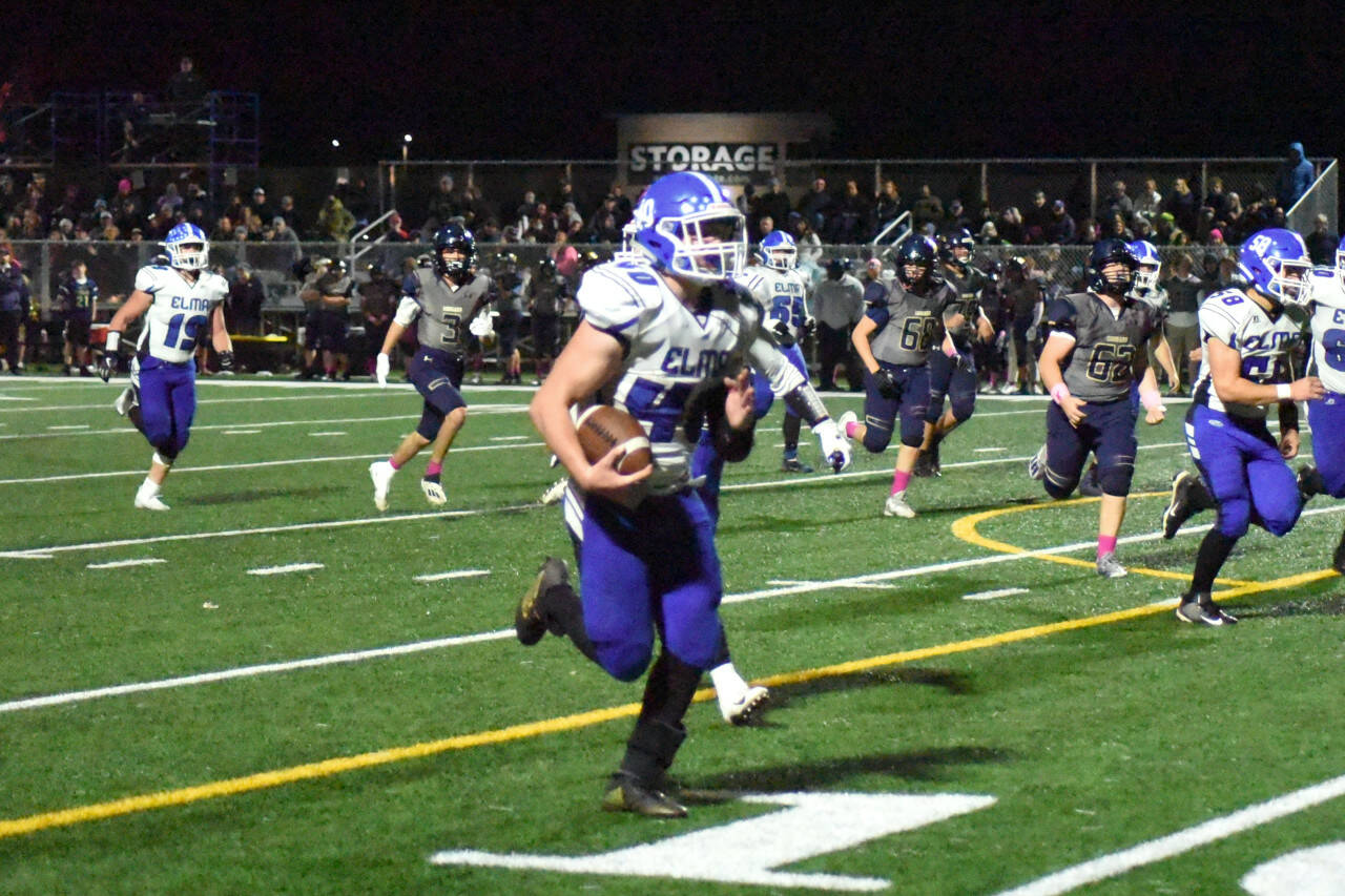 PHOTO BY SUE MICHALK BUDSBERG Elma running back Conan Baxter broke a school record with 308 rushing yards in Friday’s 69-26 win over Seton Catholic in Vancouver.