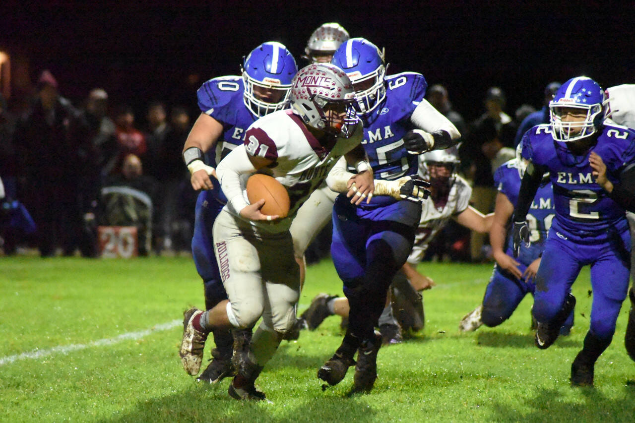 PHOTO BY SUE MICHALAK BUDSBERG Montesano running back Isaiah Pierce rushed for 255 yards and three touchdowns in the Bulldogs’ 31-7 win over Elma on Friday in Elma.