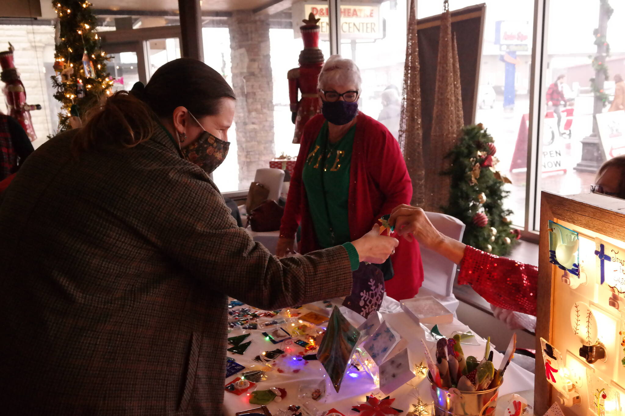 photos by Erika Gebhardt | The Daily World
ABOVE: More than 30 local vendors took over the D&R Theatre Event Center on Saturday, Dec. 3, 2021, for WinterFest. BELOW: A gingerbread house.